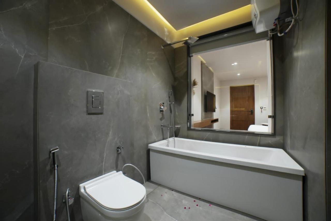 Yamunānagar The Rohini Mansion A Unit Of The Monsoon & Pearl Palace מראה חיצוני תמונה